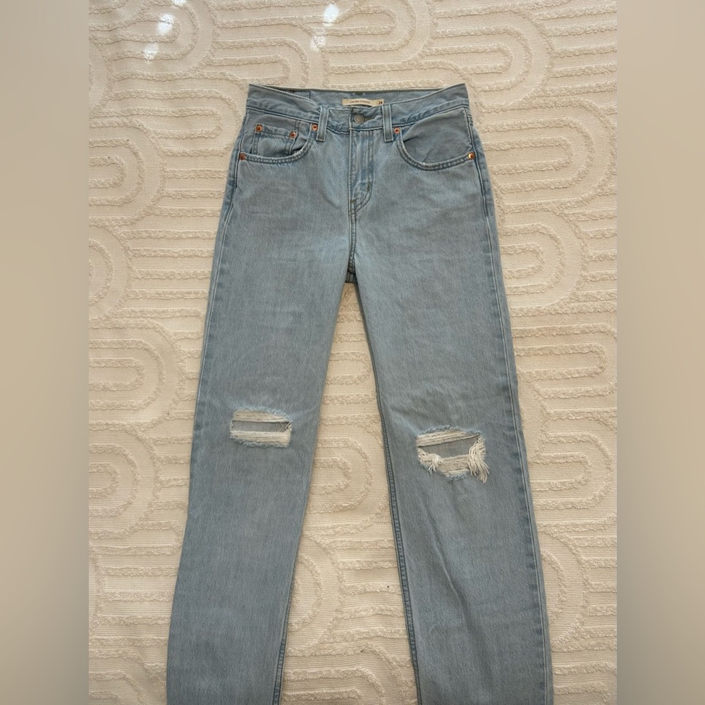 Women’s Levi’s low pro straight jeans ripped light blue